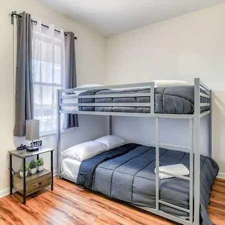 Two Modern Apartment Minutes To Nyc